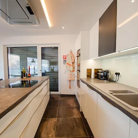 Superb Alpine By In One Apartment Zell am See