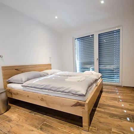 Superb Alpine By In One Appartamento Zell am See